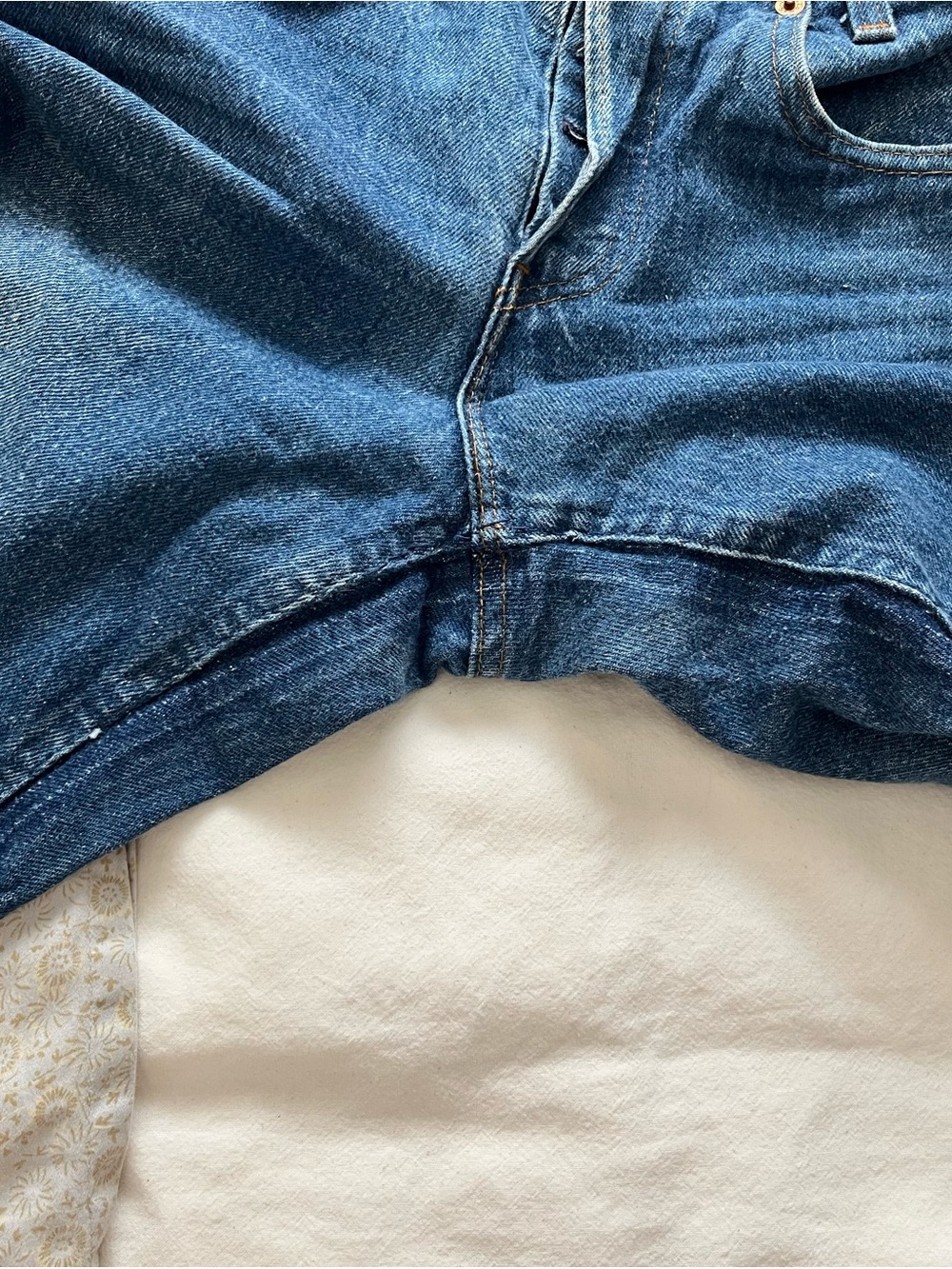 Vintage 701 501 Levi’s. Perfect Blue Denim. Size 25. Original hem. USA - Picture 6 of 13